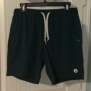 Vuori Men’s Kore Shorts size L, dark green, lined, 7” inseam